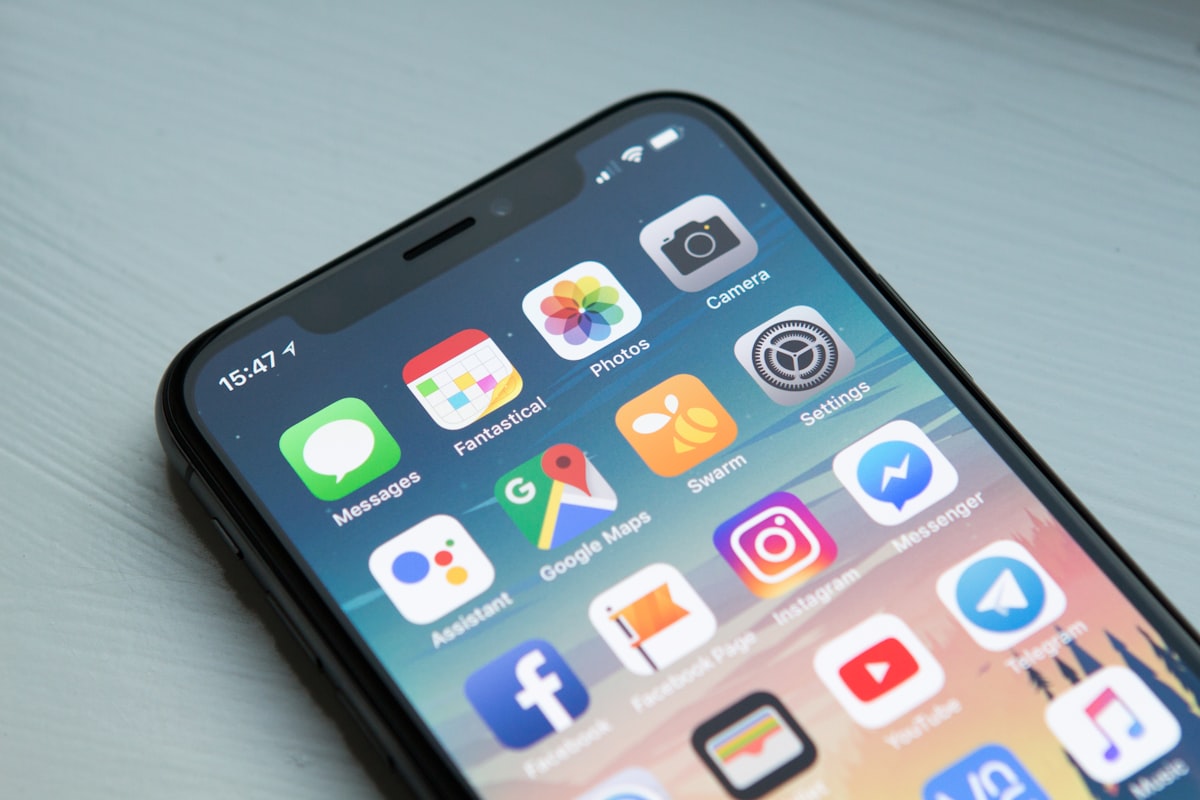 Thiết kế Mobile App: Chiến lược tối thượng để "giam chân" khách hàng trong hệ sinh thái